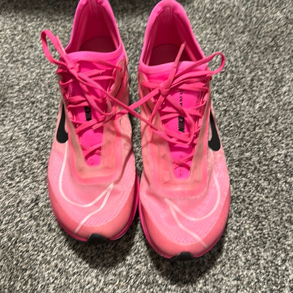 Pink Nike zoom fly
